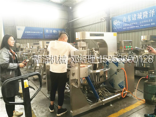 热烈欢迎杭州客户来厂考察电磁大型炒菜机