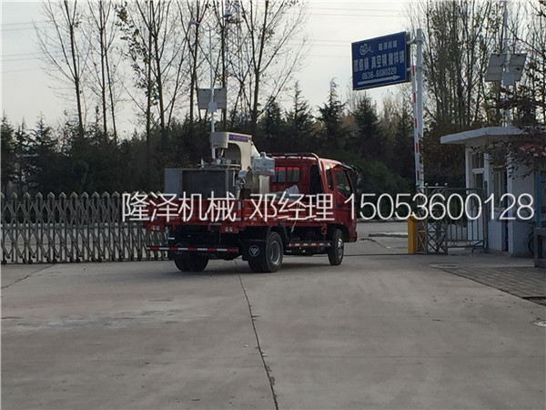 全自动火锅炒料机设备正在装车发往武汉